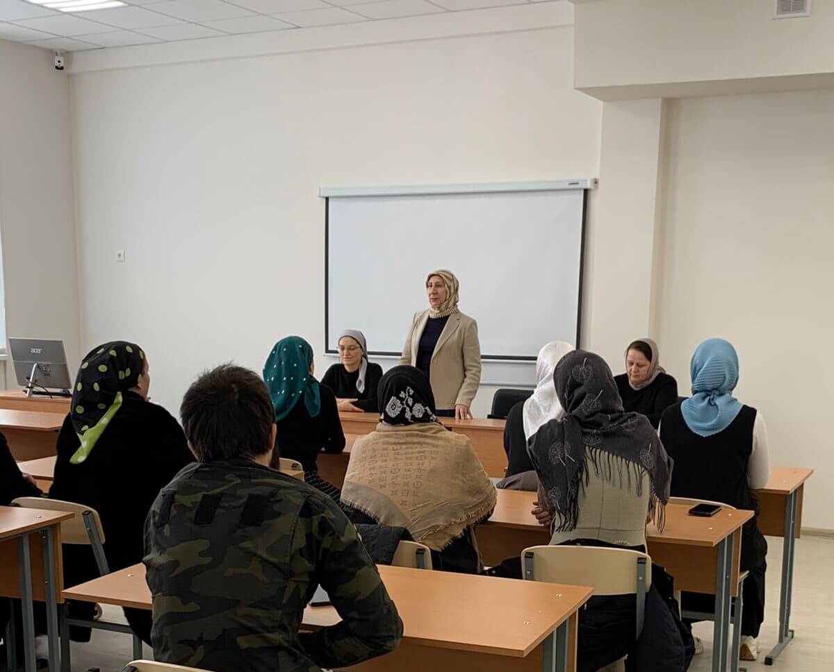 В ГБПОУ «ЧАТК»  состоялась встреча представителей УВПЧР и администрации колледжа с родителями студентов