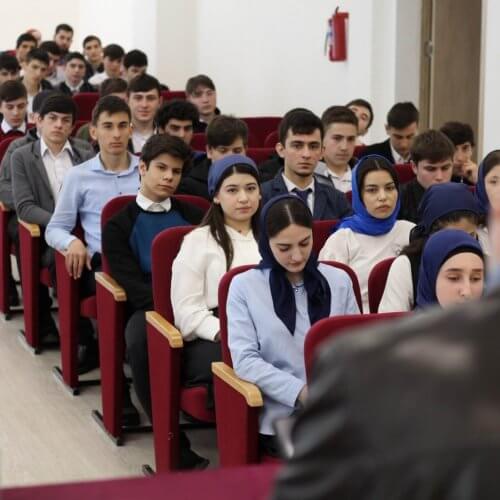 В ГБПОУ «ЧАТК» прошла встреча со студентами посвещенная Дню Мира в ЧР