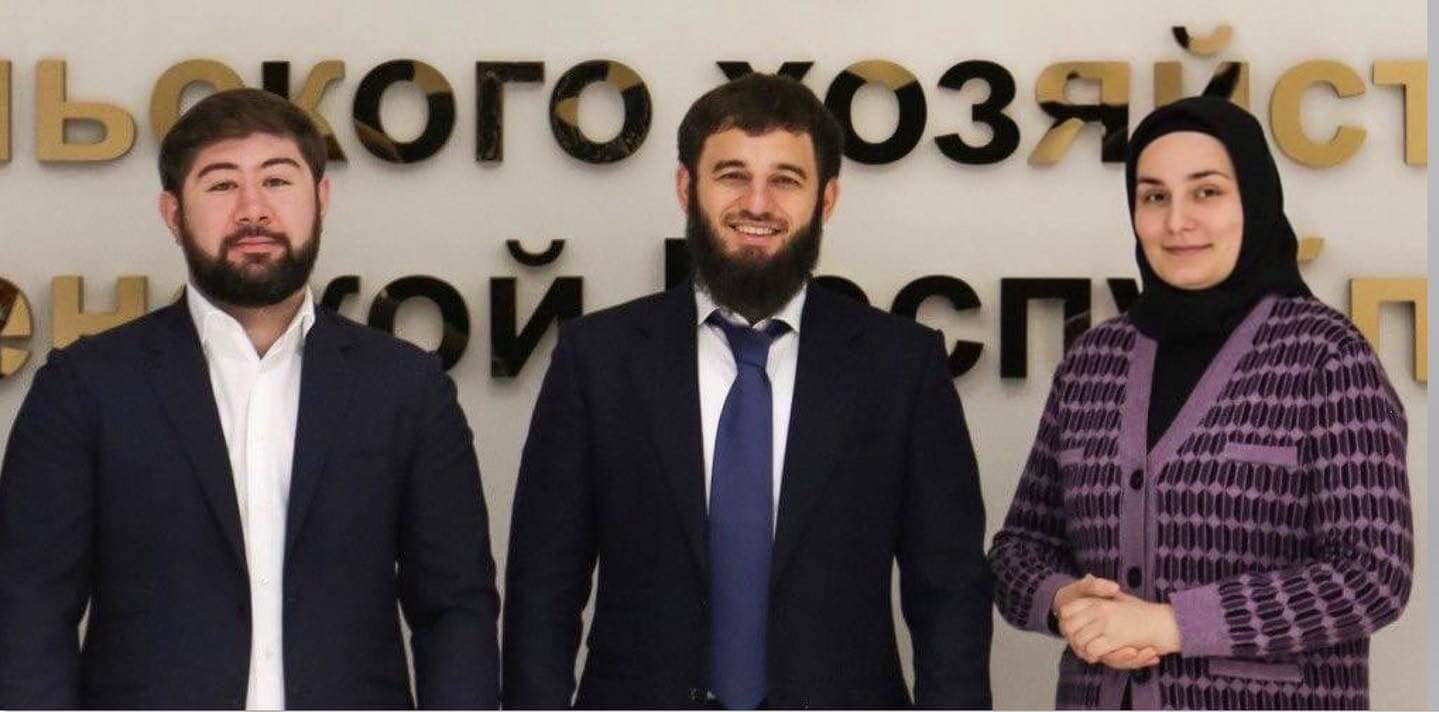Коллектив ГБПОУ «ЧАТК» поздравляет с днём рождения заместителя министра сельского хозяйства ЧР Милану Садаеву.